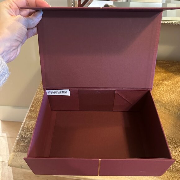 Charlotte Tilbury Gift Box - Picture 7 of 7